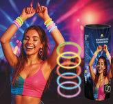 Bracelets fluo multicolores par 15 / Tube 15 bracelets lumineux fluo / La Maison Du déguisement
