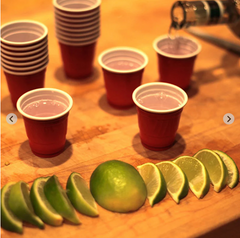 20 Shooters Rouges Cups 4cl / Gobelets Rouges bière pong / Pack de 20 Gobelets Américains / La Maison Du Déguisement