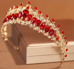 Diadème Royal Lady Métal Or et Rouge / Diadème élégant en strass / Couronne De Reine Métal Doré et Rouge / La Maison Du Déguisement