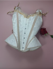 Corset Rétro Victoria Blanc à Lacets avec Broderie et Volants / Costume Bustier Marquise Blanc Luxe / La Maison Du Déguisement