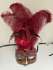 Loup Vénitien Rouge et Or à plumes / Masque venise Rouge et Doré à plumes / La maison Du Déguisement