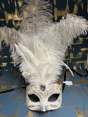 Loup Vénitien Blanc et Argent à plumes / Masque venise Blanc et Argent à plumes / La maison Du Déguisement