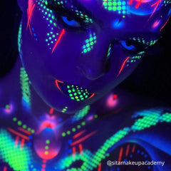 Lentilles fantaisie journalière UV Glow Bleu / lentilles halloween bleues Lentilles Fluorescentes UV Blue 7 jours UV Glow Blue / La Maison Du Déguisement