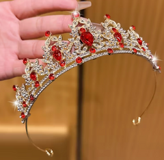 Diadème Royal Lady Métal Doré et Rouge / Élégant bandeau de couronne dorée avec des pierres rouges / Couronne De Reine Métal Doré et Rouge  / La Maison Du Déguisement
